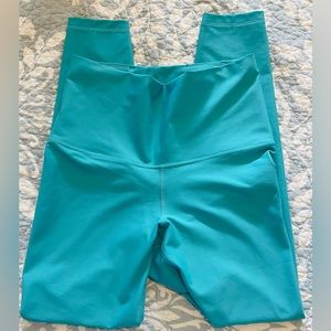 EUC Old Navy Powersoft high waist leggings, size M